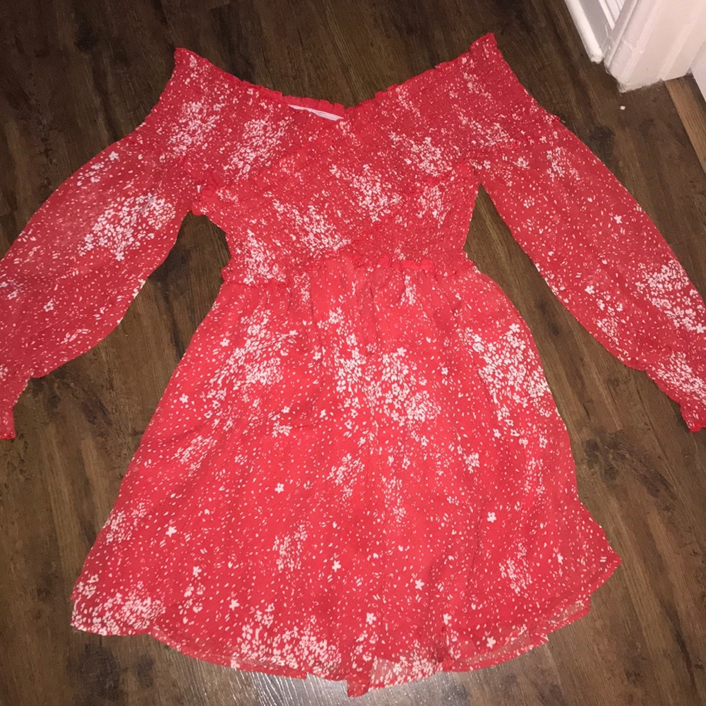 SOLD 🚫🚫🚫🚫Shein strapless red dress